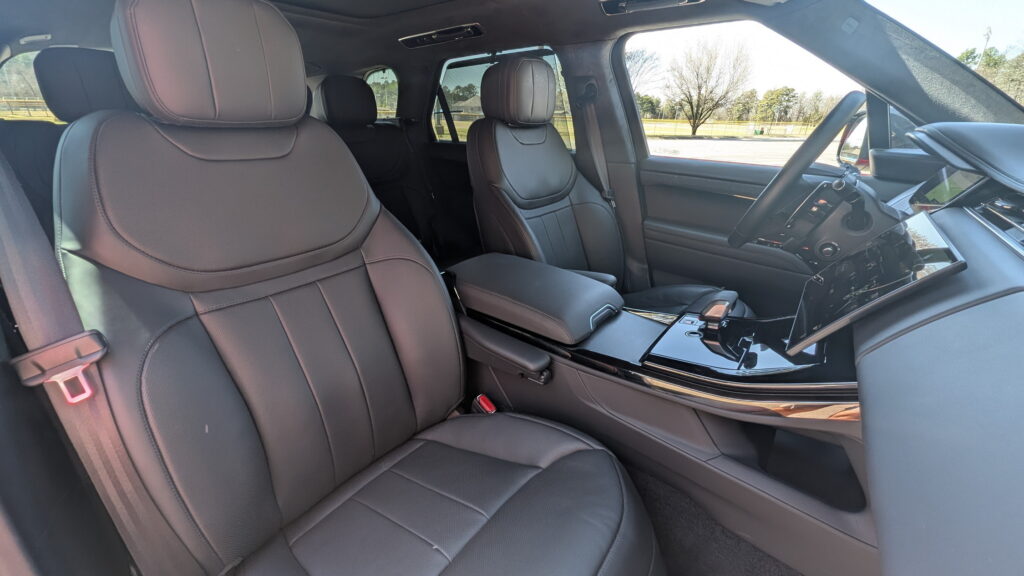  We Drove The 2025 Range Rover Sport V8 And Realized Luxury Still Has A Wild Side