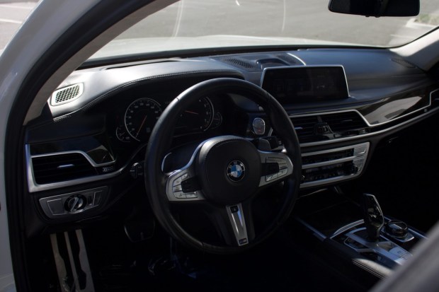 2017 BMW M760i xDrive