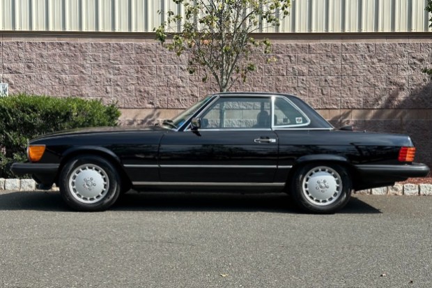 No Reserve: 1987 Mercedes-Benz 560SL