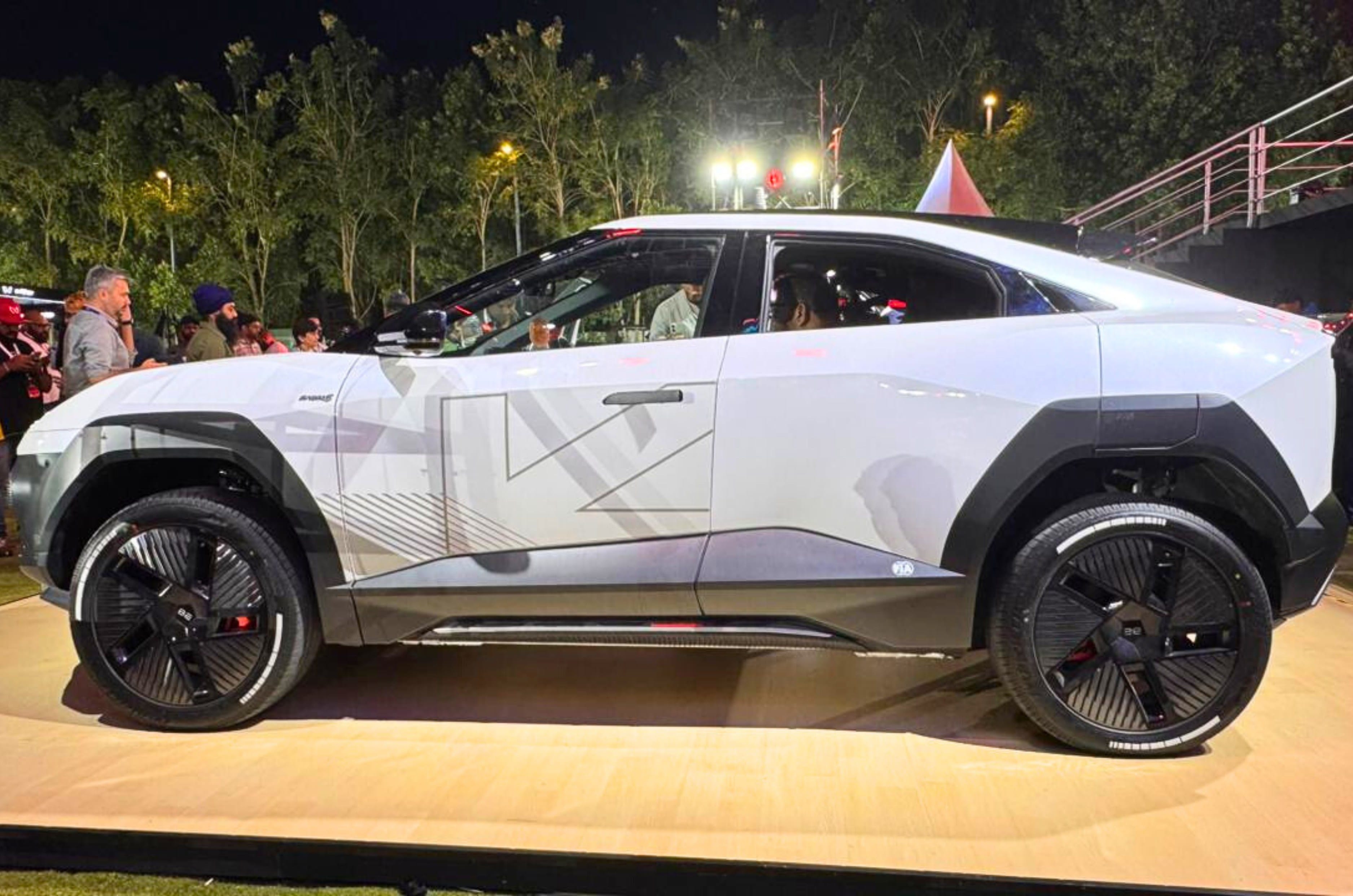 Mahindra BE 6 Formula E edition in Everest White side profile