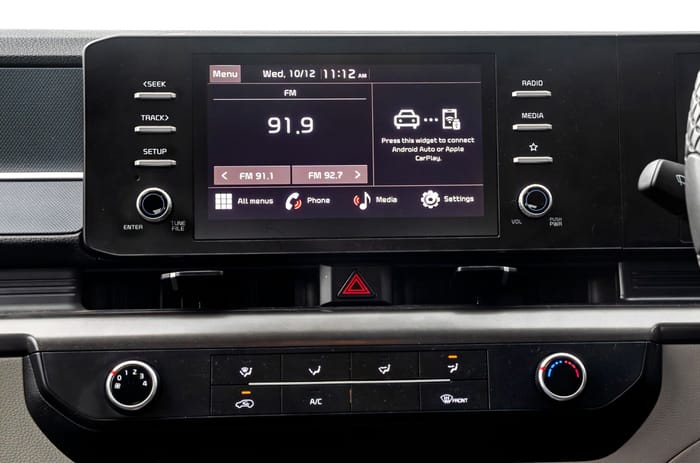 Kia Carens Clavis petrol infotainment