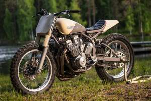 Suzuki GSX-R750 / GSX 1100 hybrid flat tracker with a supercharger, built by JL Meccanica